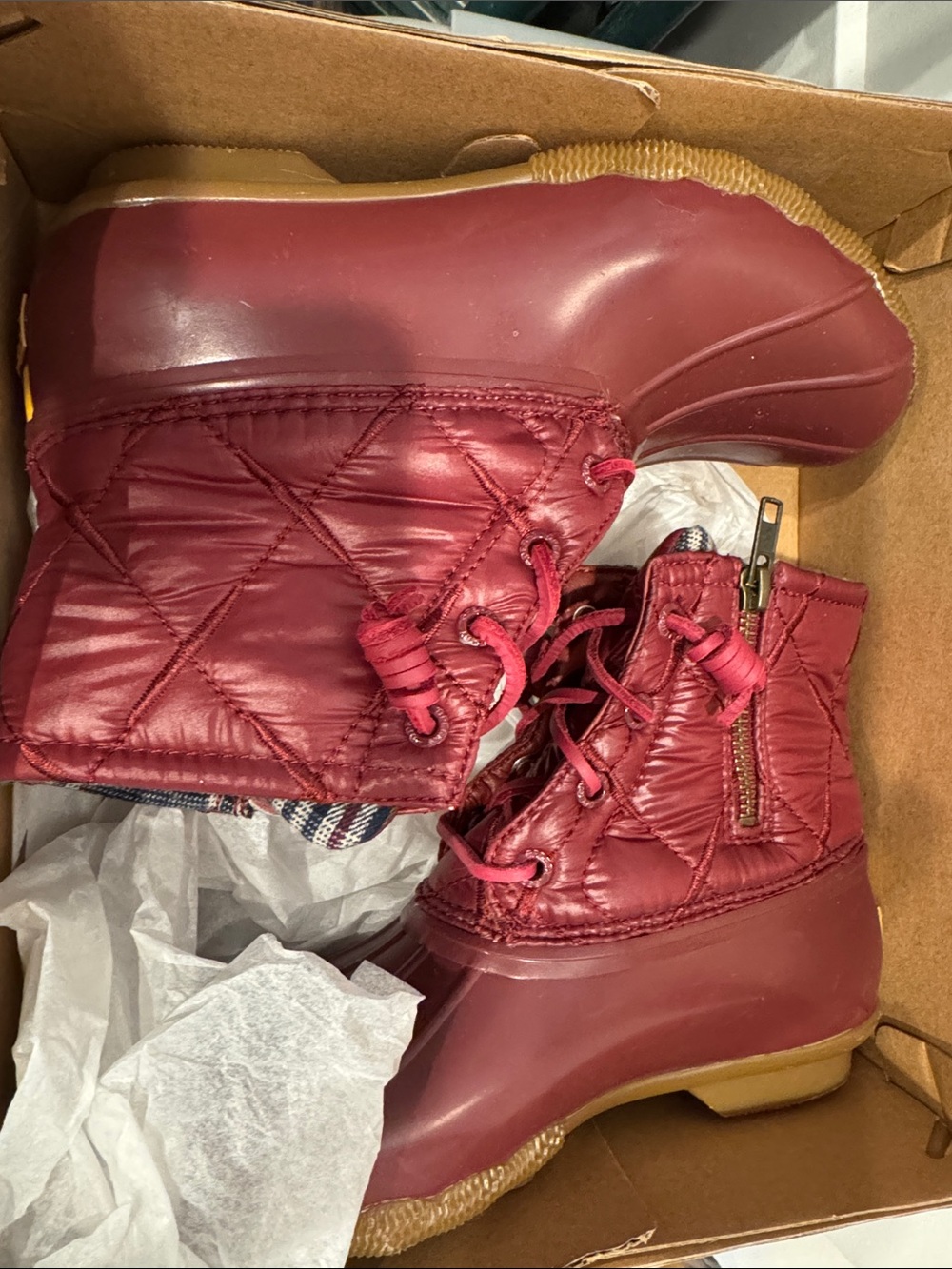 NEW Sperry Boots Women's Burgundy Saltwater Chevron Quilt Nylon Duck Boots 6